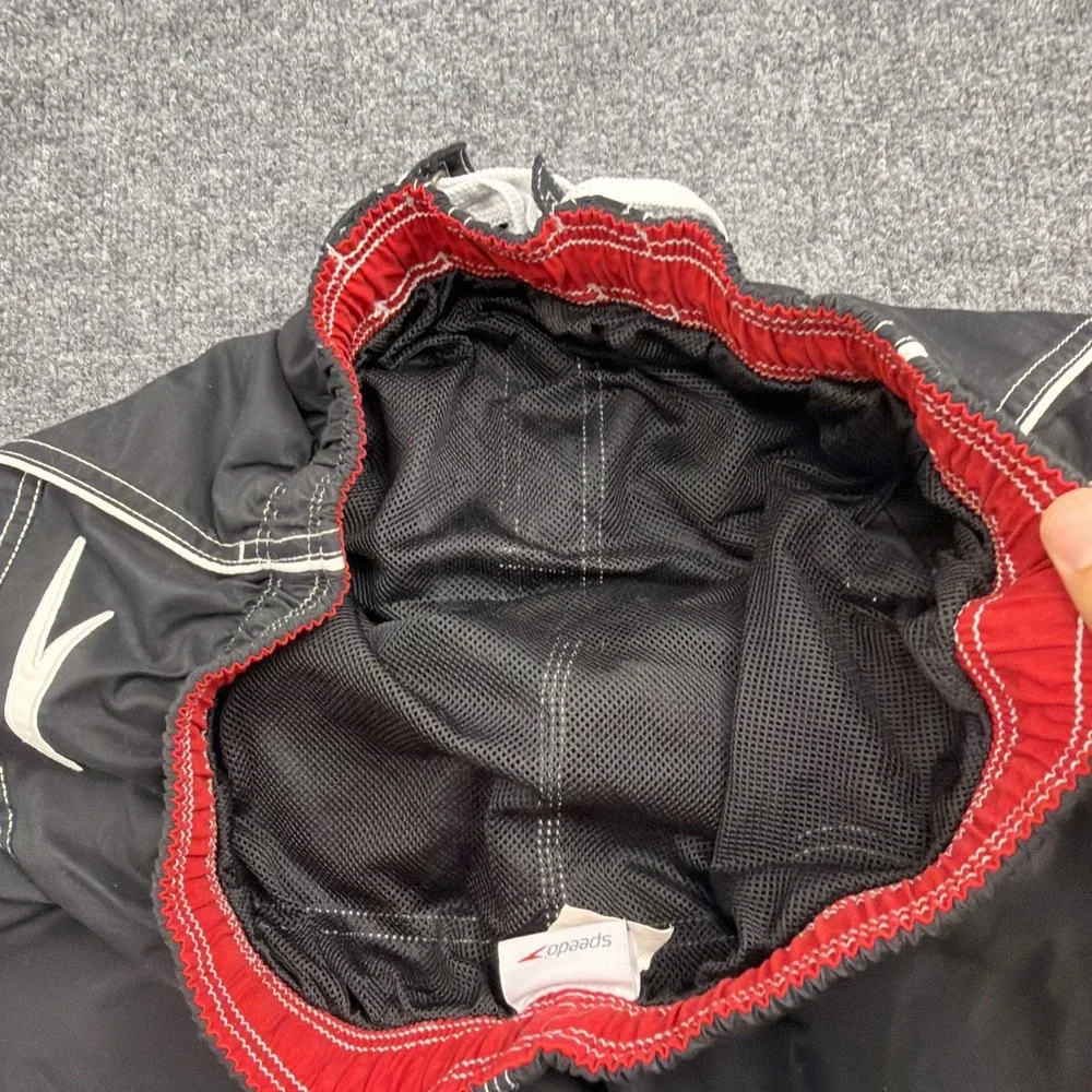 Speedo Mens Swim Trunks Size Large L Black Red Board Shorts Mesh Lined Cargo